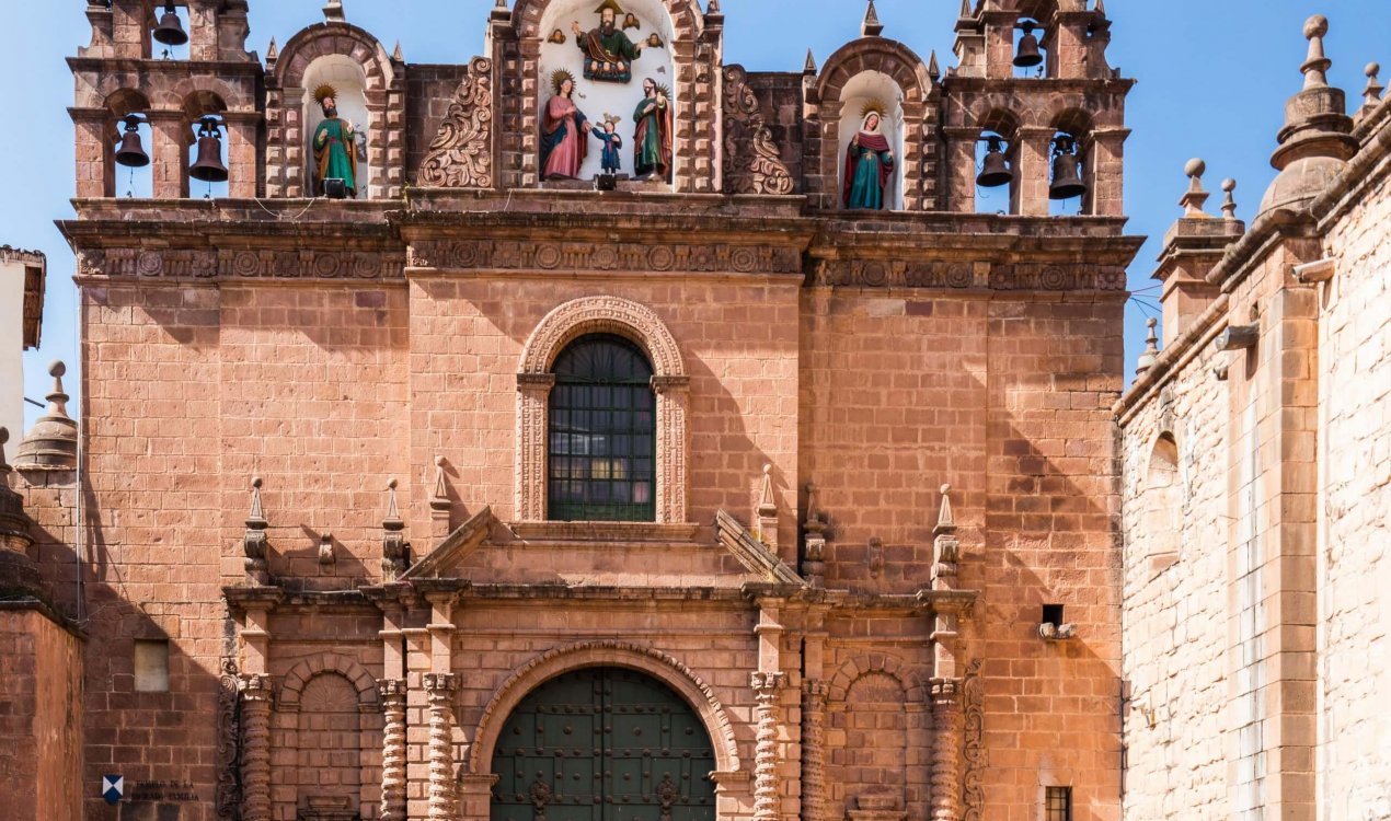 Catedral,_Plaza_de_Armas,_Cusco,_Perú