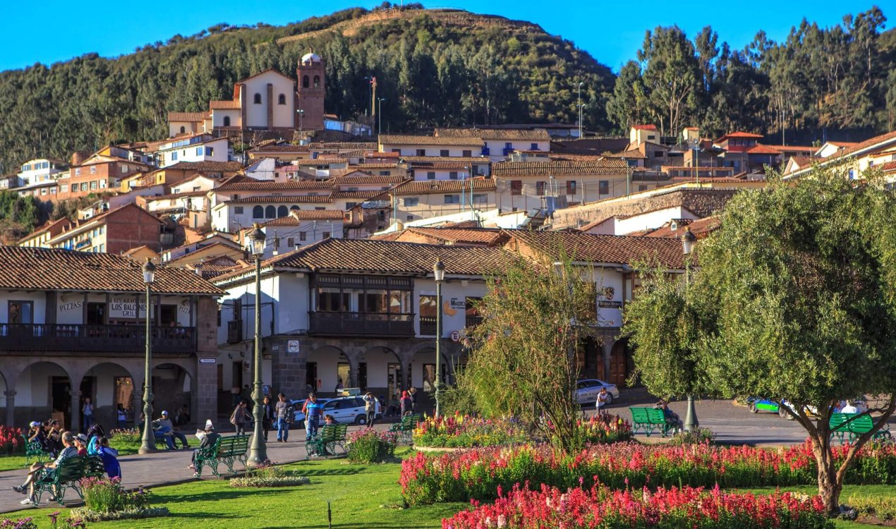 Exploring_Cusco…Plaza_de_armas,_Centro_Historico